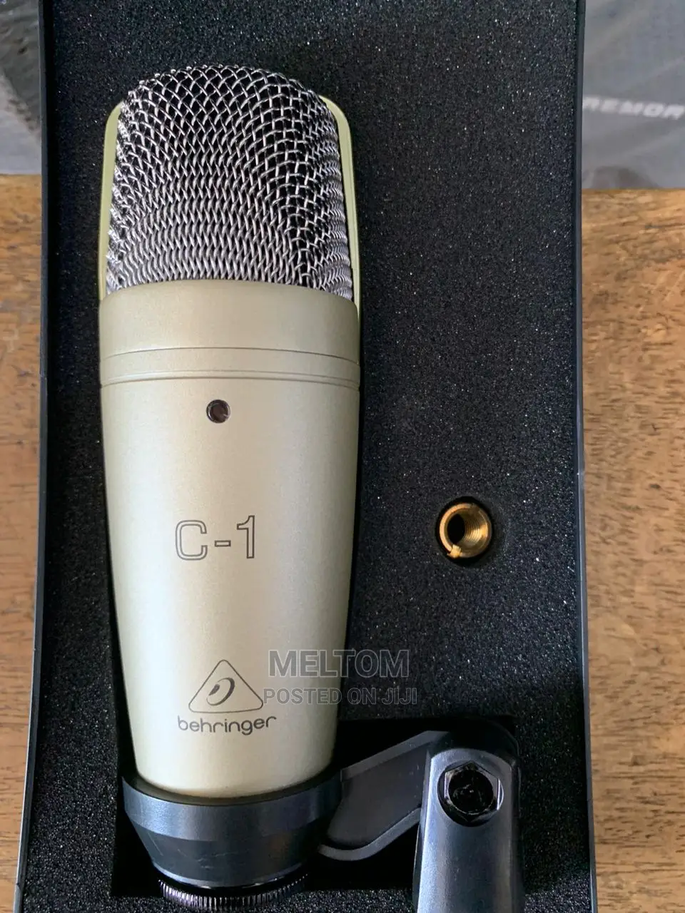 Studio Condenser Microphone C-1 (Behringer)