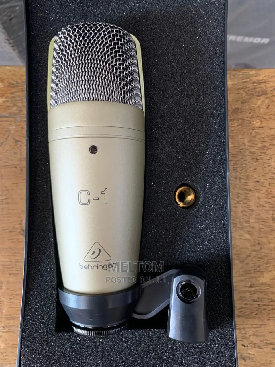 Studio Condenser Microphone C-1 (Behringer)