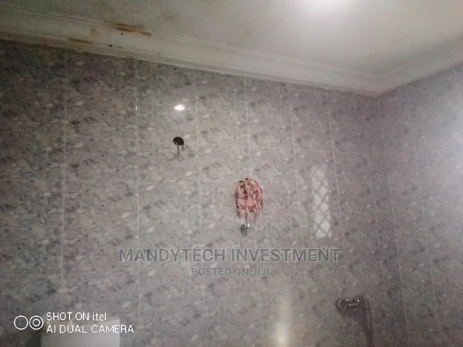 10bdrm Apartment in Atwima Nwabiagya for sale
