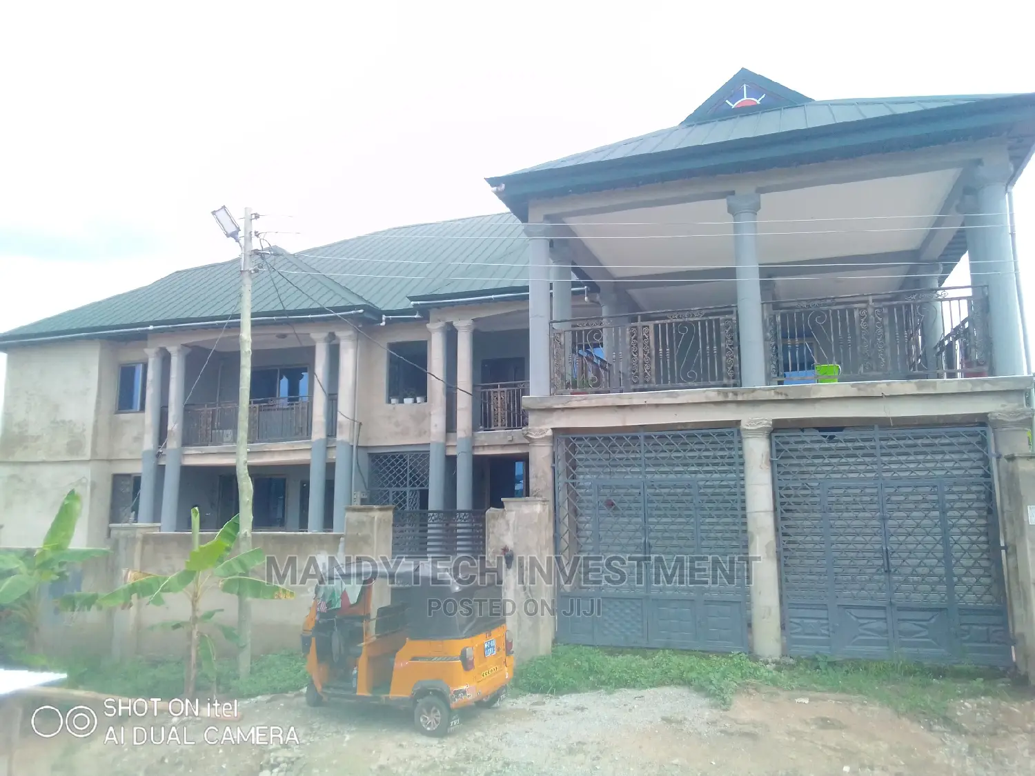 10bdrm Apartment in Atwima Nwabiagya for sale