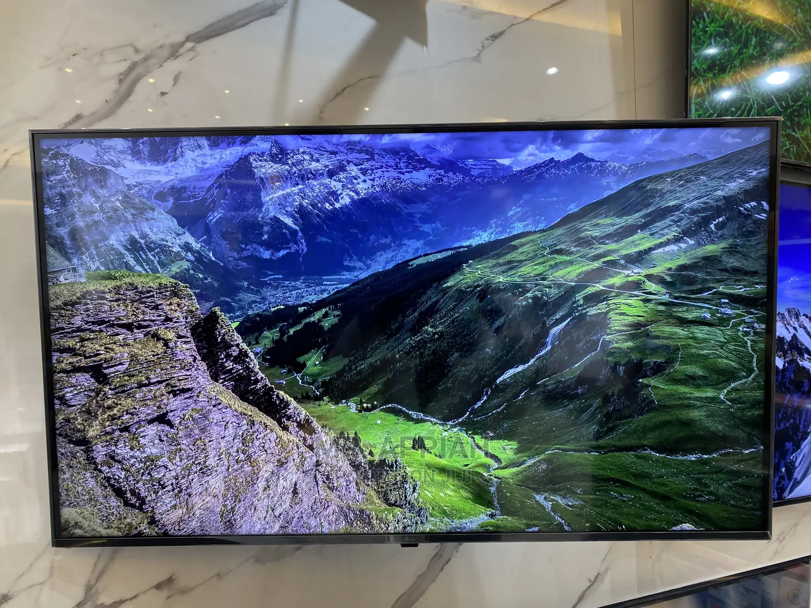 Original 55UQ7000 LG Smart Led Tv(55 Inch)