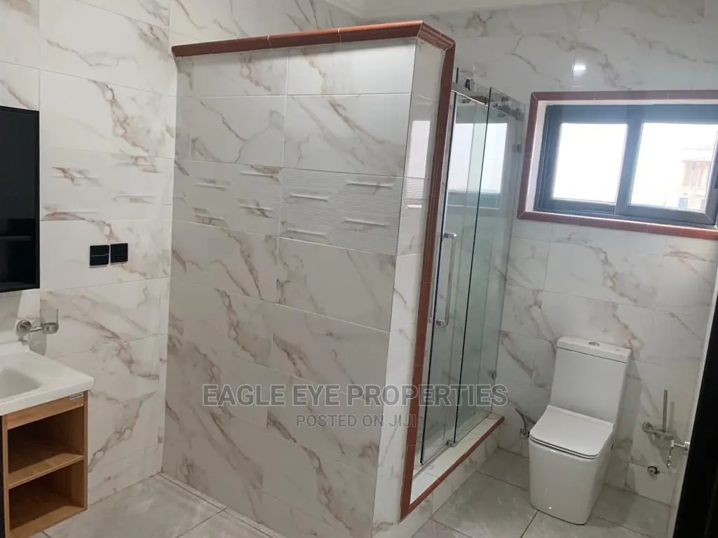 5bdrm House in Airport Residential Area for sale