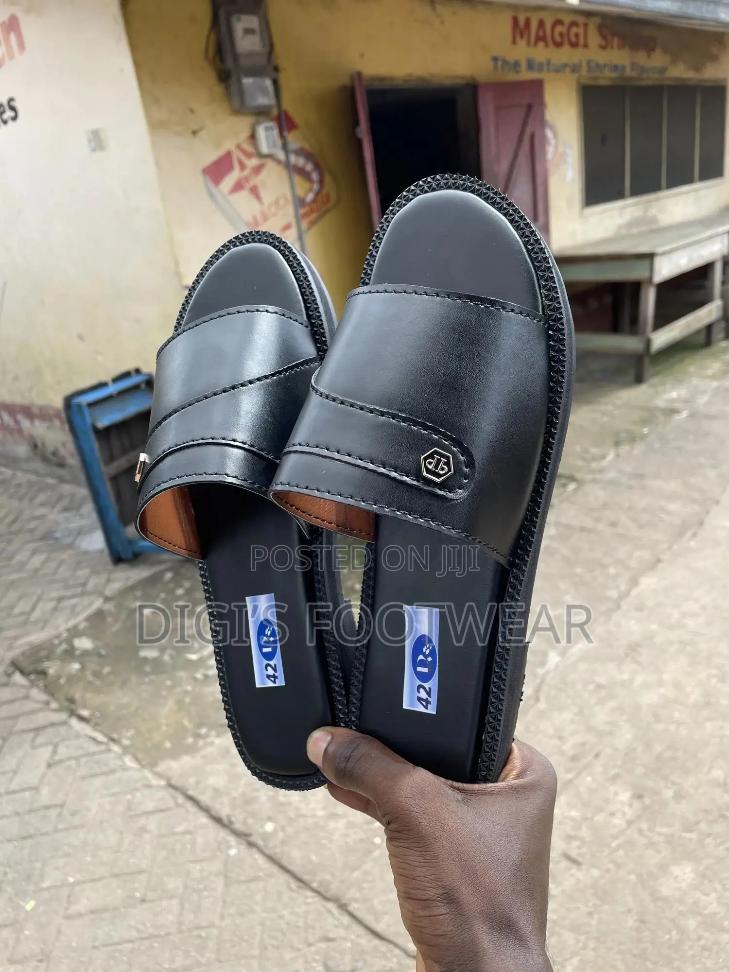 Black Ntwabom Leather Slipper