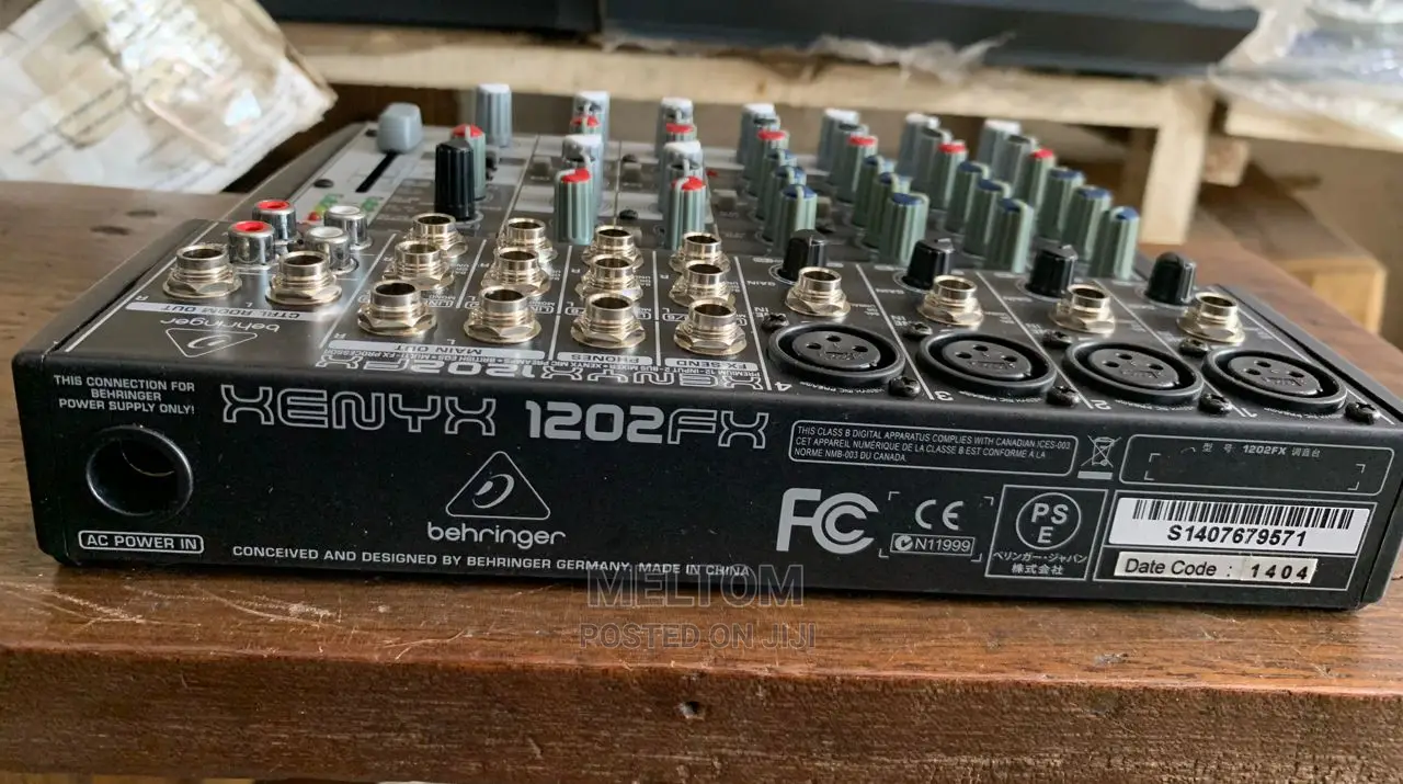 Behringer Xenyx 1202FX Raw Studio Mixer