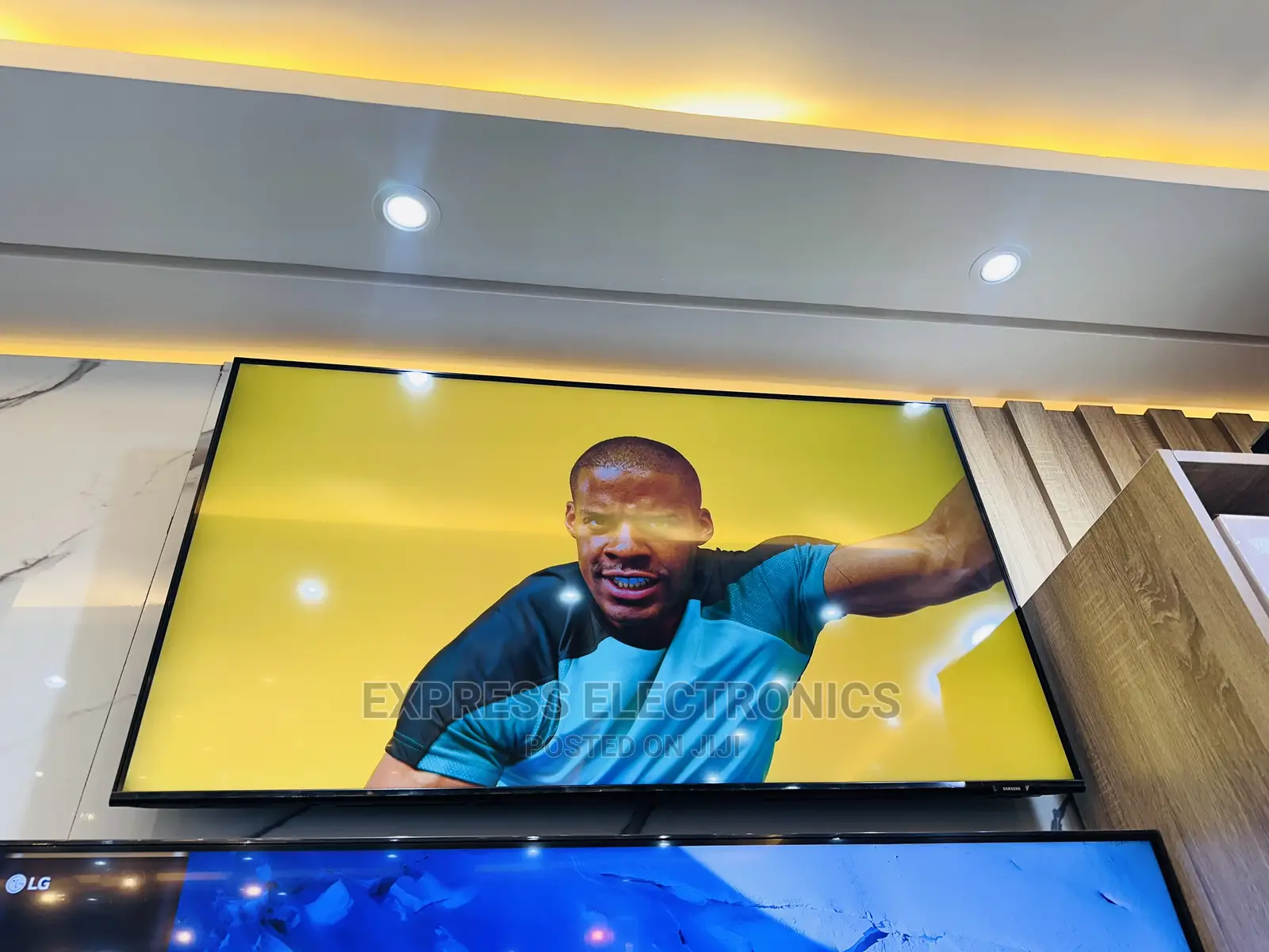 Cool  Pretty Price Samsung QLED UHD Smart 50Q60A
