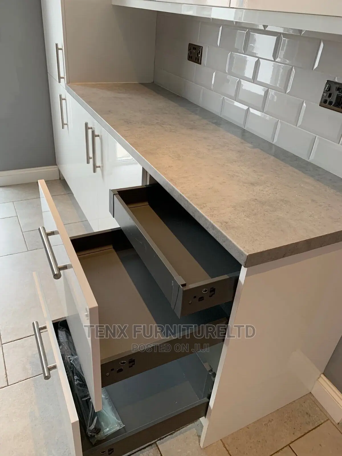 Kitchen Cabinet With Worktop