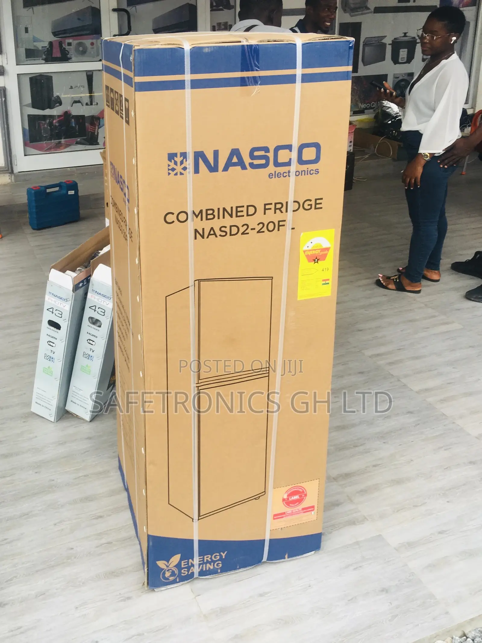 Essential Modern Nascod2-20fl Topfreezer Fridge Doubledoor