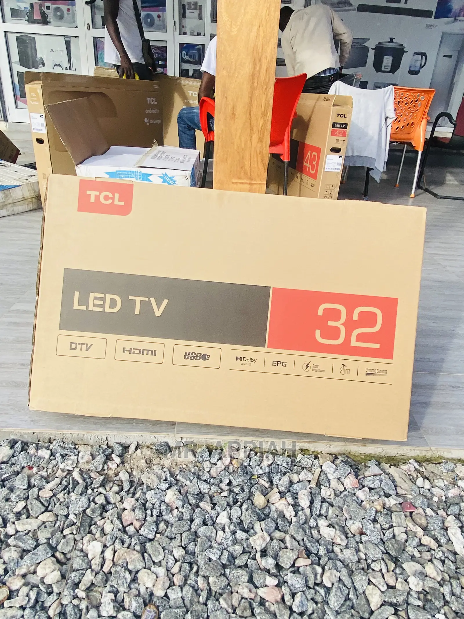 Classic Design TCL 32” Full HD Led Tv Available Now 32D3200