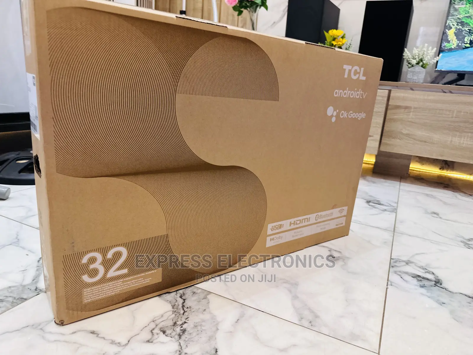 Stunning  FHD Smart TCL 32S5400A 32” Tv 