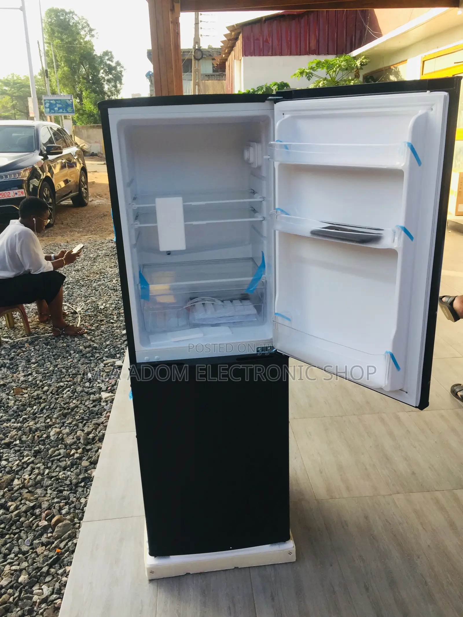 Discover Fresh Rainbow 200B Bottom Freezer Fridge