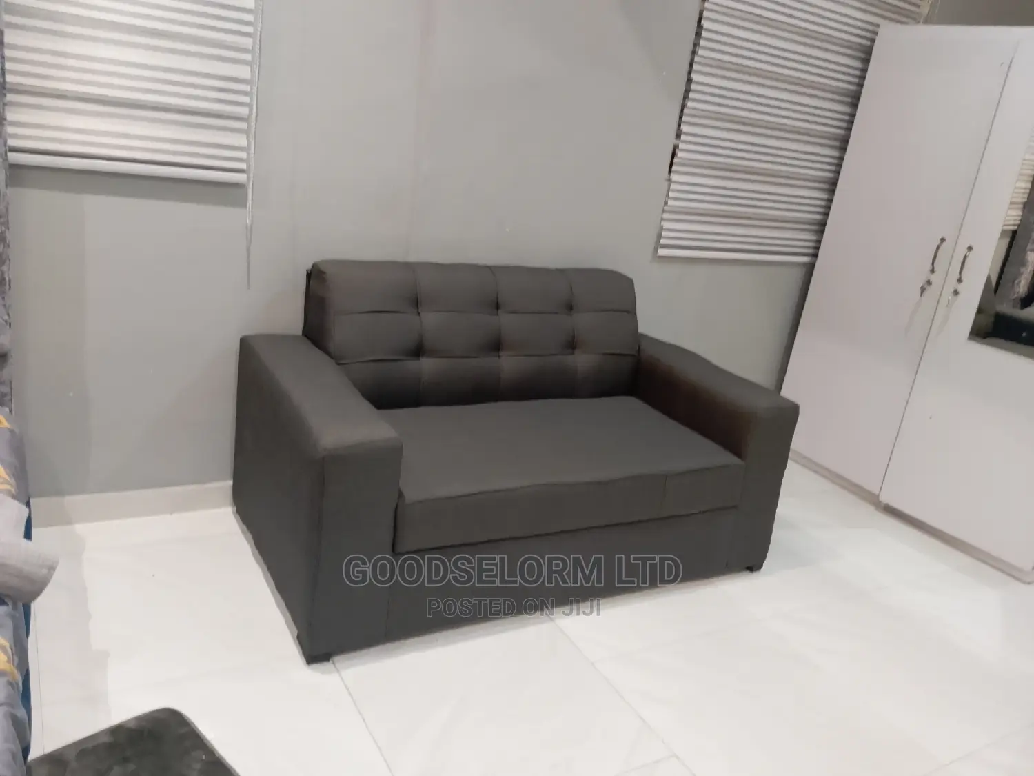 2in1 Couch With Free Delivery