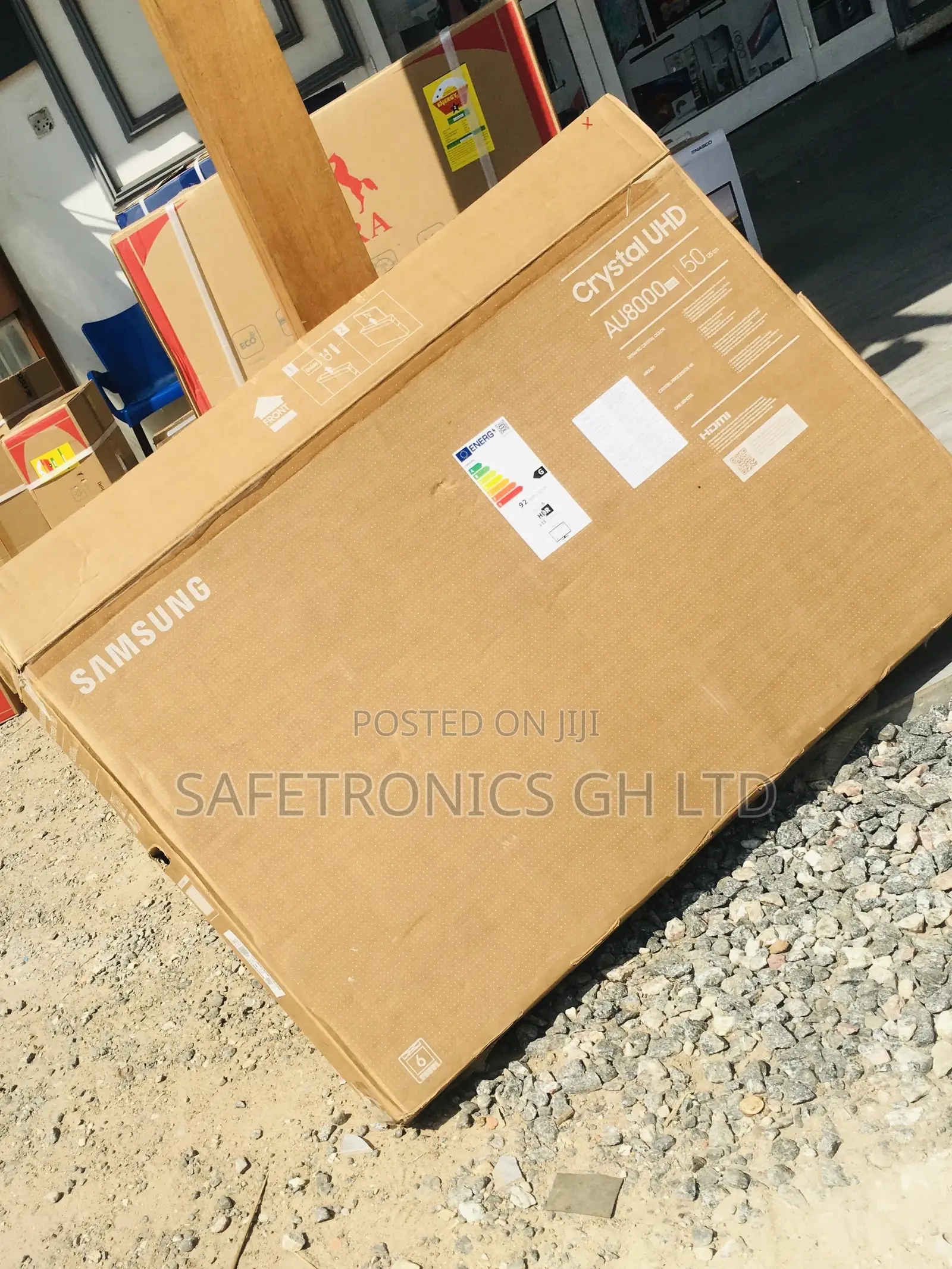 Glossy LED Smart UHD AU80 Samsung 50 Inches Tv
