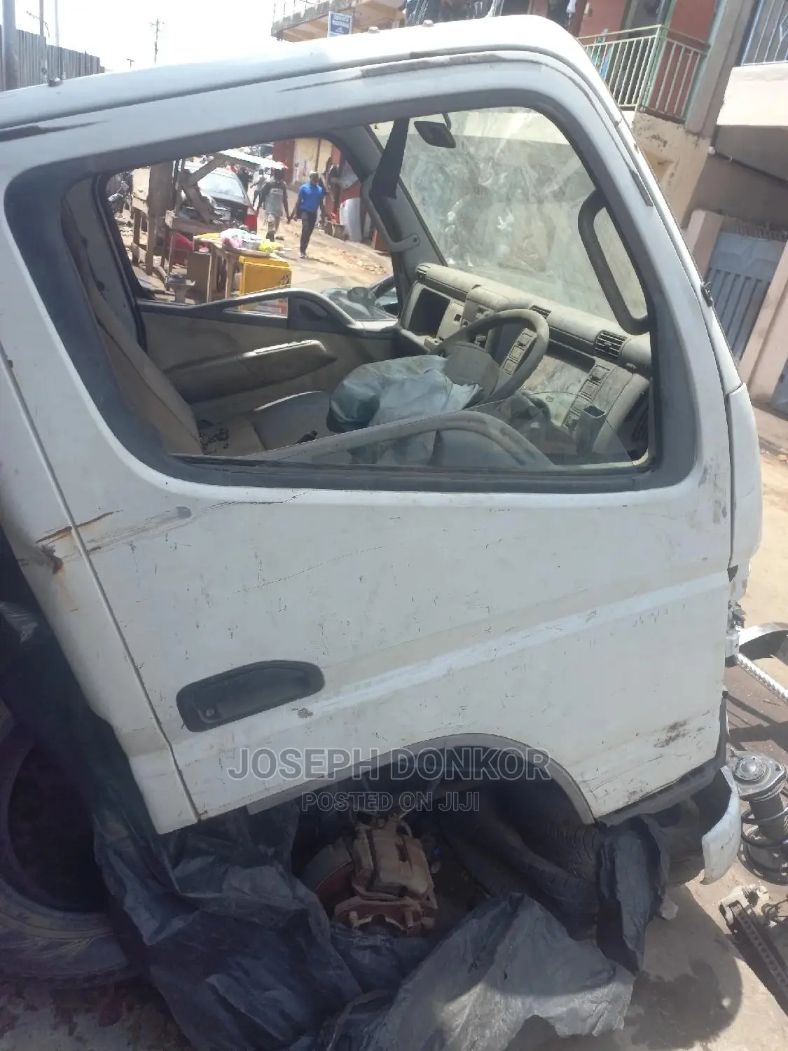 Mitsubishi Canter Head With Headlight and Grille