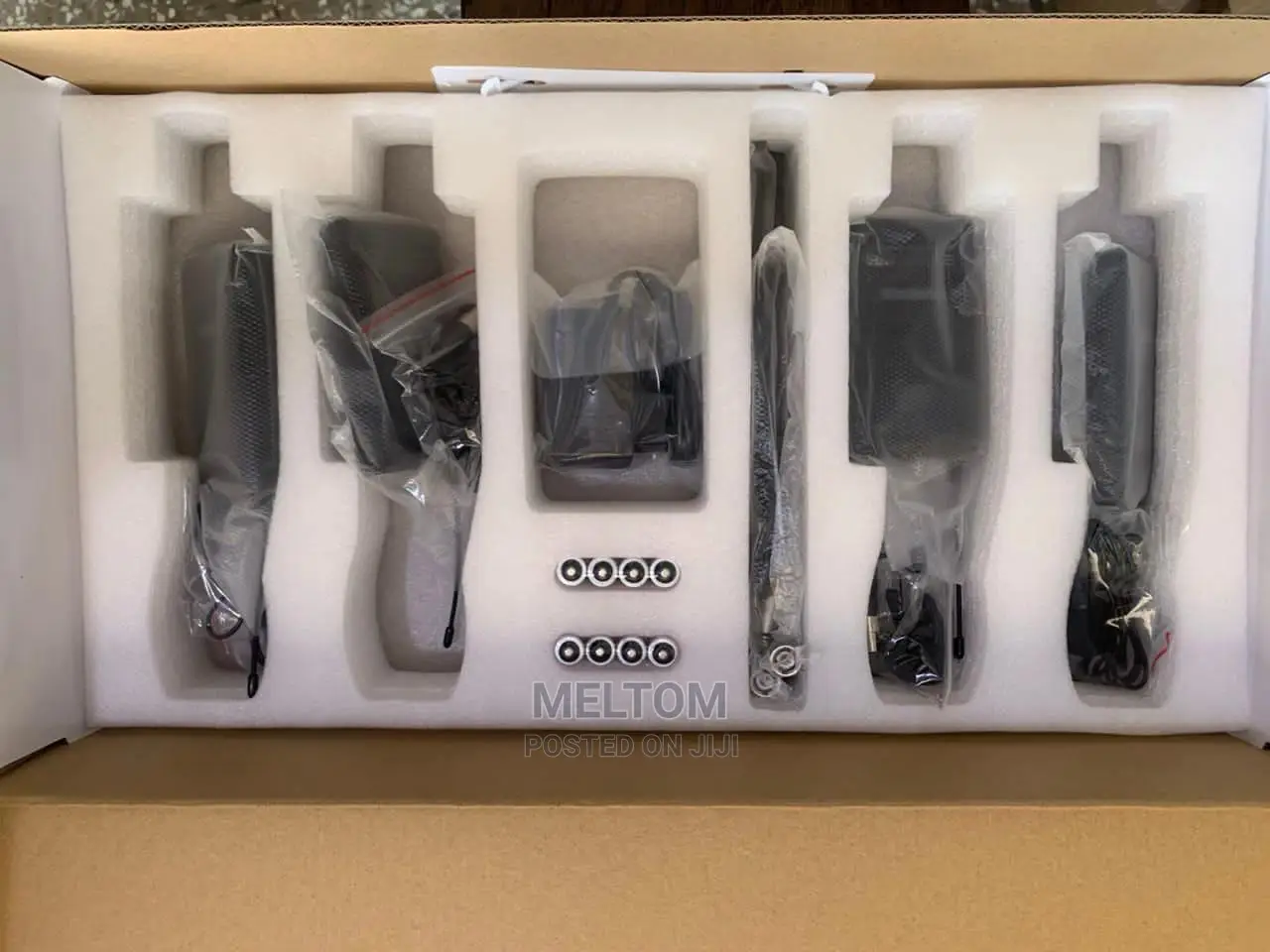 Shure 4in1 Lapel Cordless Microphone (U-8600)