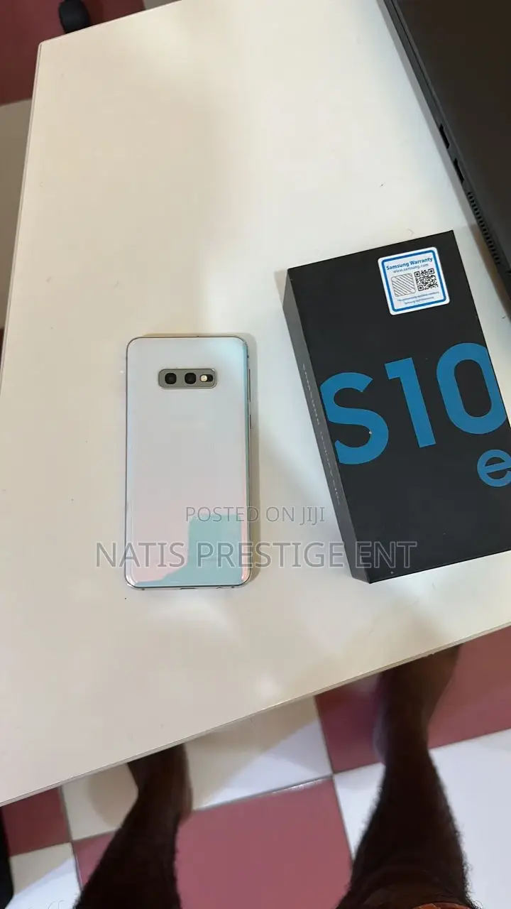 New Samsung Galaxy S10e 128 GB White