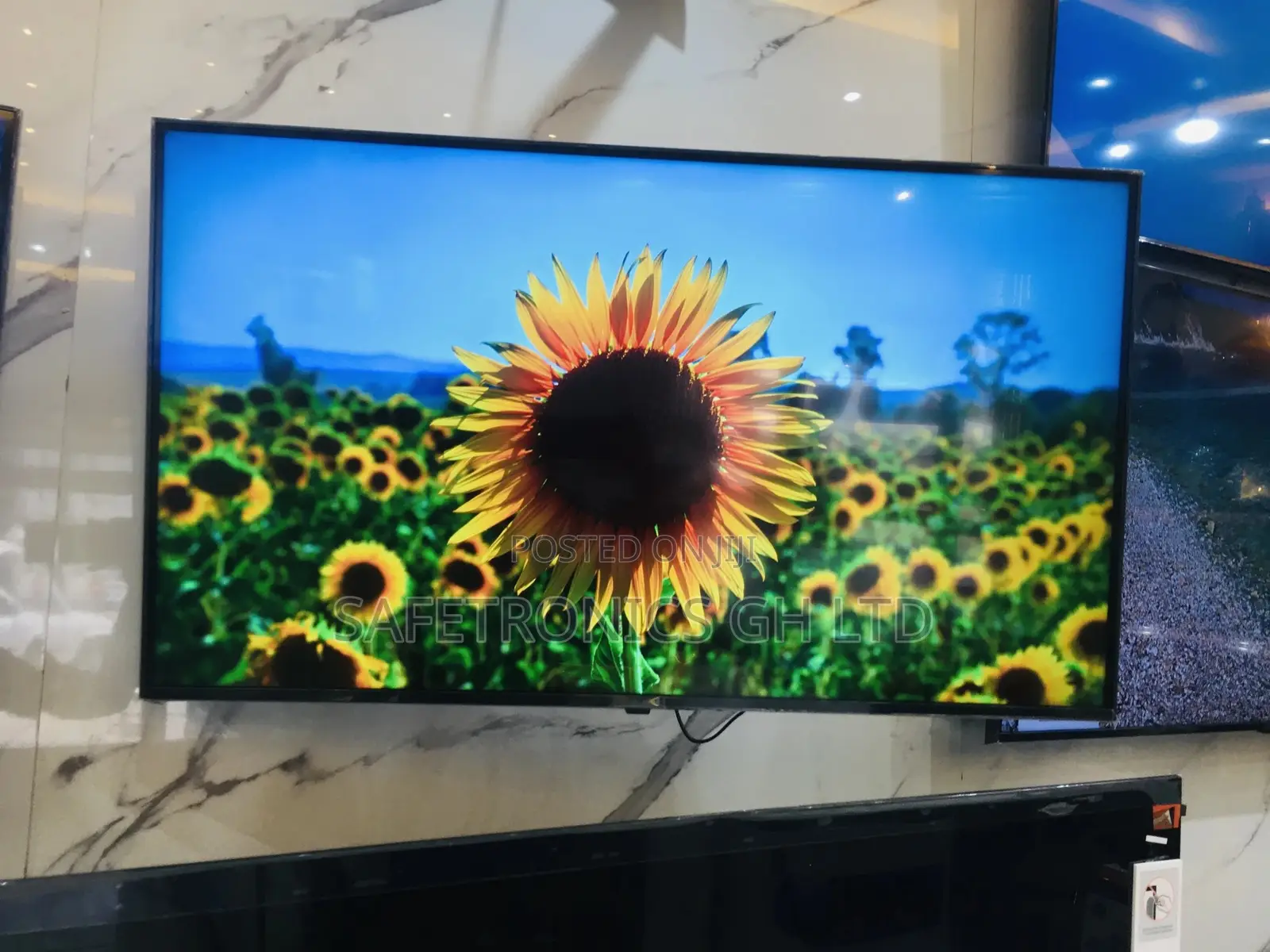Quality Clear Glossy Samsung AU80 LED 50 Inches