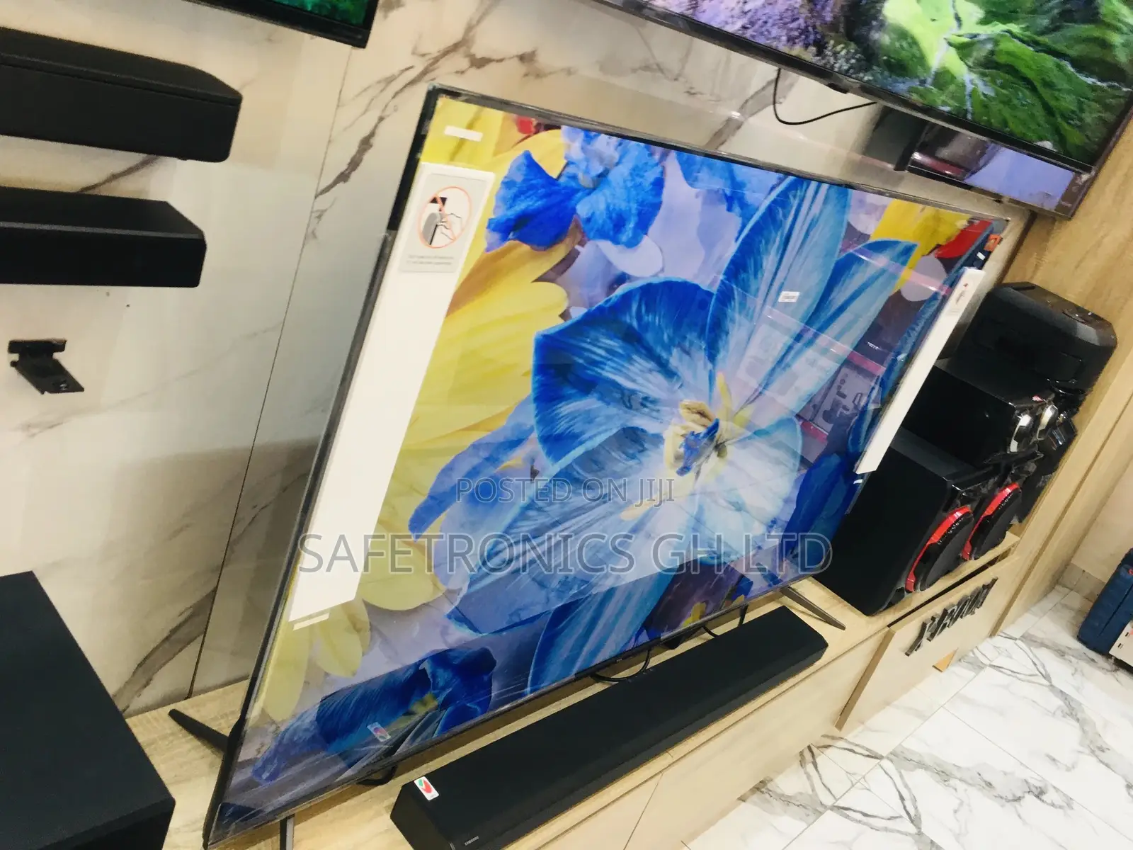 Text or Call for New Lg 55 UHD Uq80 Glossy Tv
