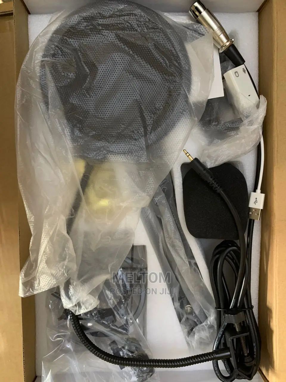 Akg Studio Condenser Microphone (Bm-800)