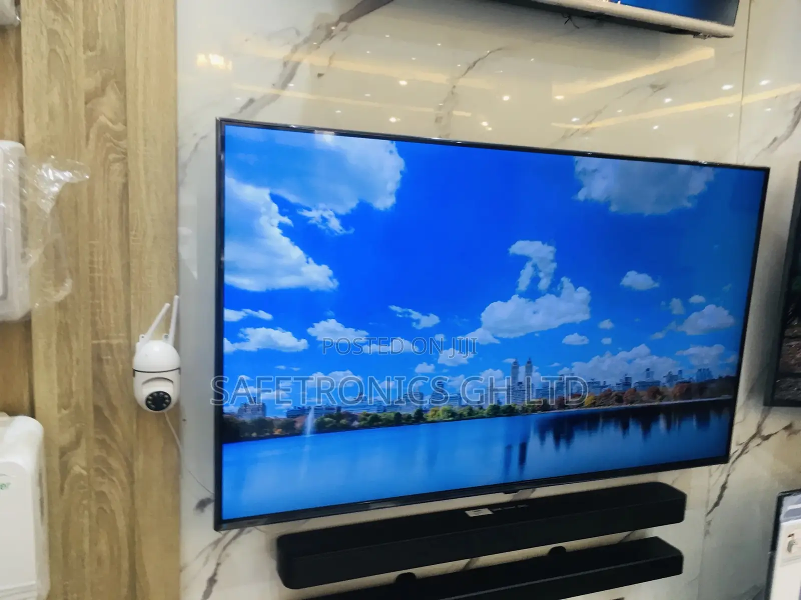 Samsung 2022 Crystal 65 Inches Glossy LED Smart BU80 Tv