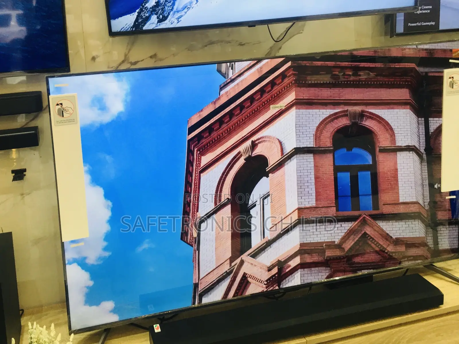 LG Display Adorable 86 Inches UQ80 LED Glossy Tv