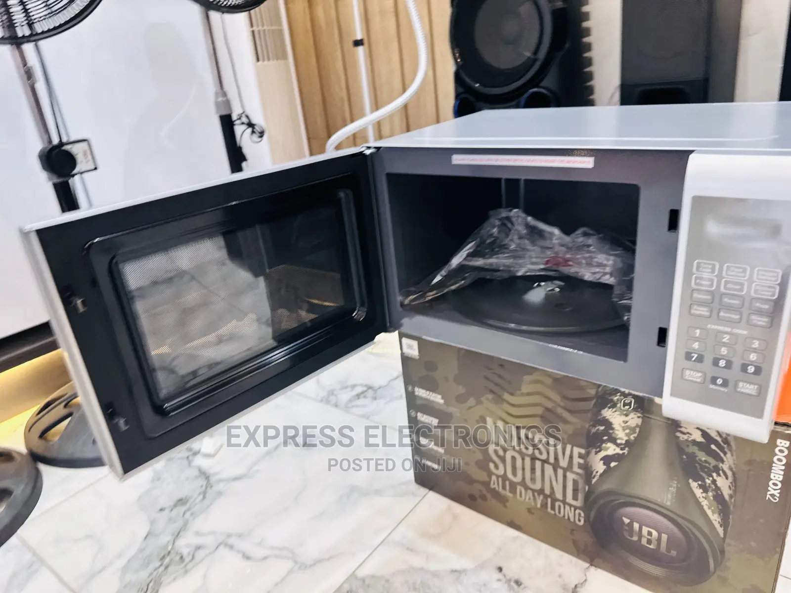 Beat and Affordable Price EM928ETB Midea Microwave Oven