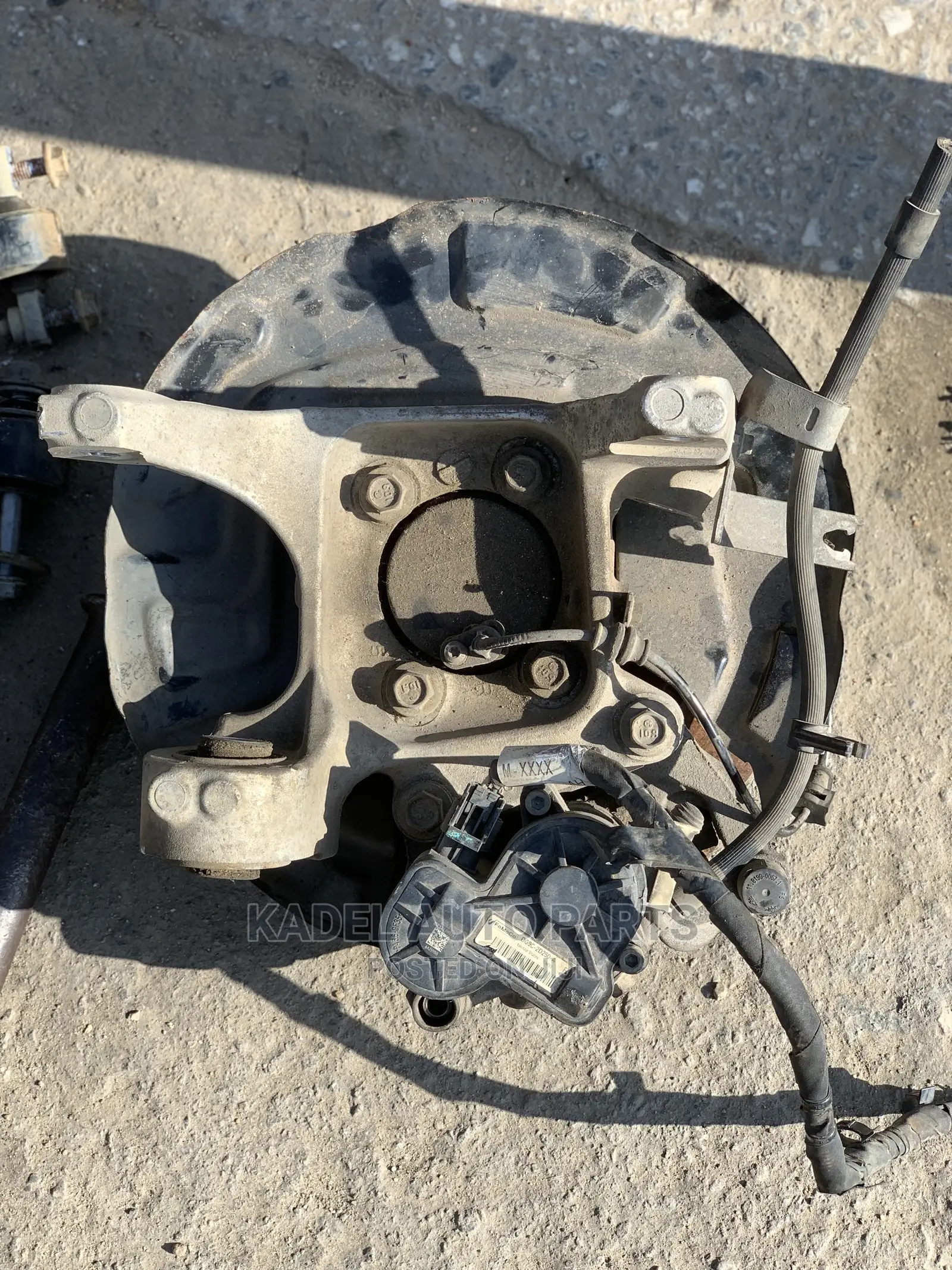 Ford Fusion Back Complete Hub 2014