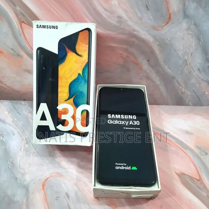 New Samsung Galaxy A30 64 GB Black