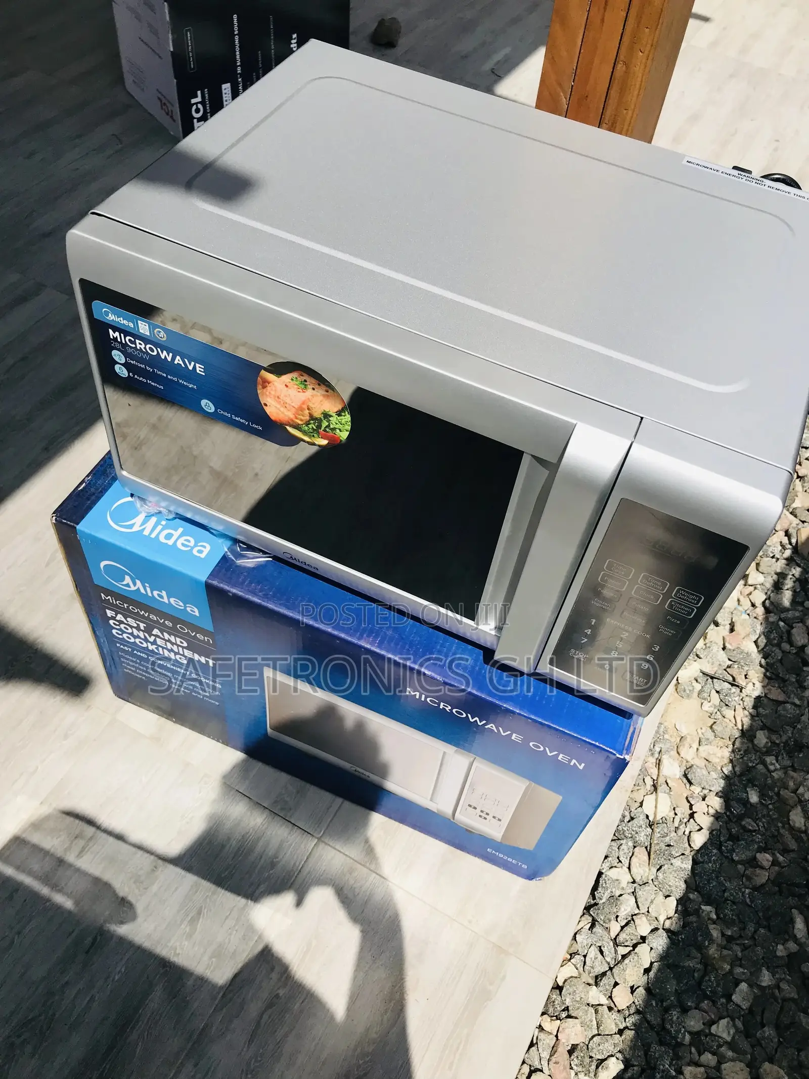 Get Promo on Microwave Countertop 28 Liters  Midea