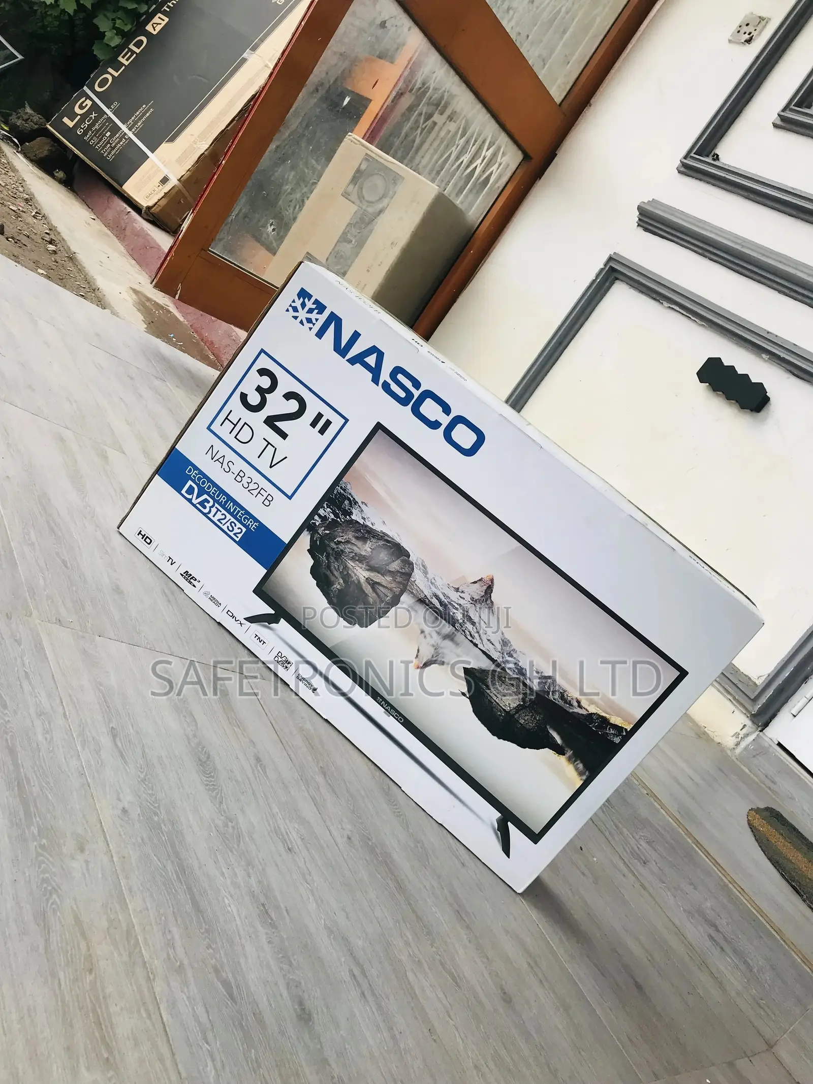 Nasco 32 Inches Glossy LED Affordable