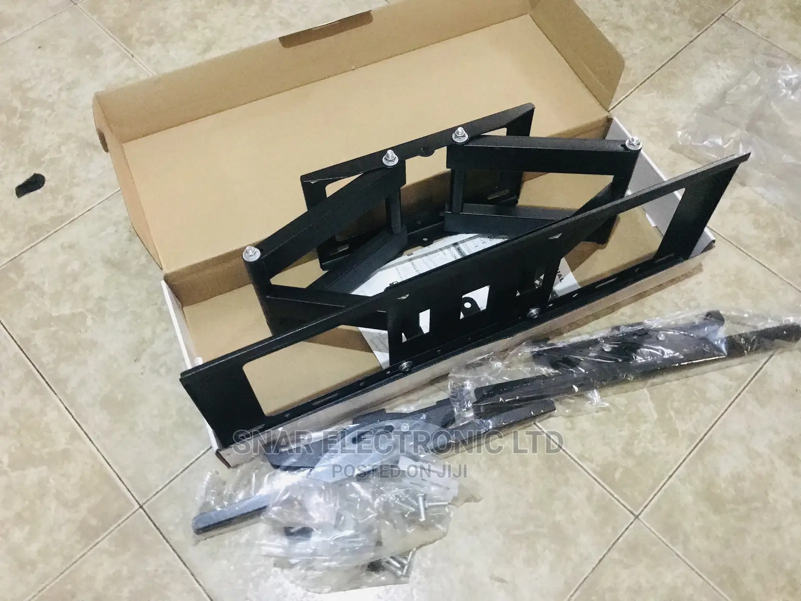 Nicely Full Motion HDTV TV Wall Mount Bracket