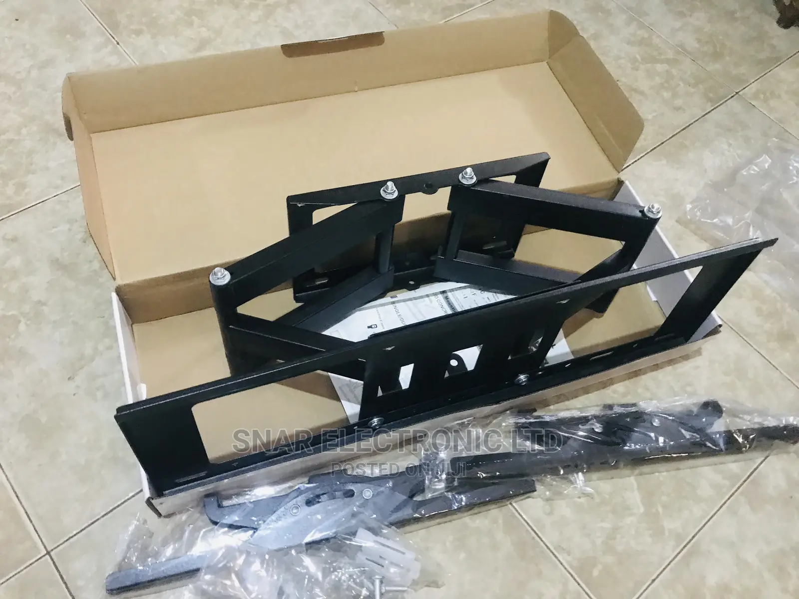 Effectively Full Motion HDTV TV Wall Mount Bracket