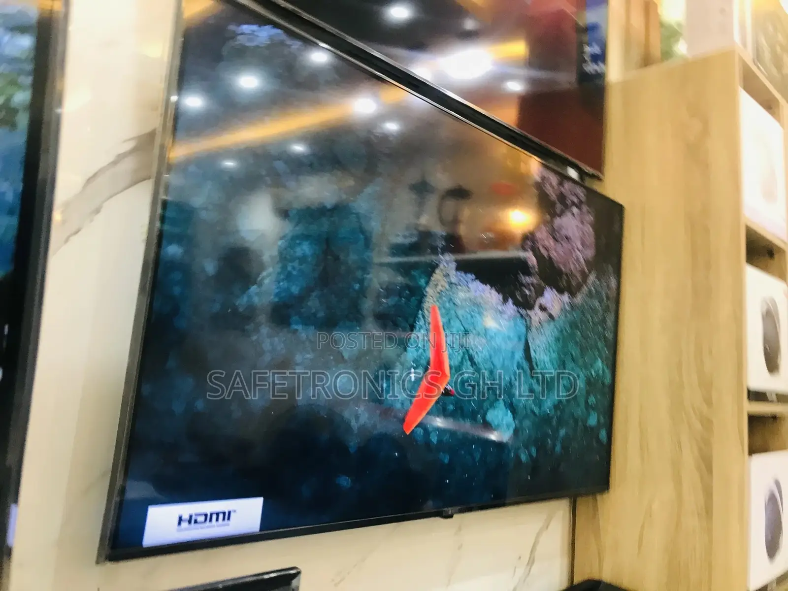 Valuable Smart Samsung Au71 Glossy 50 Inche Tv