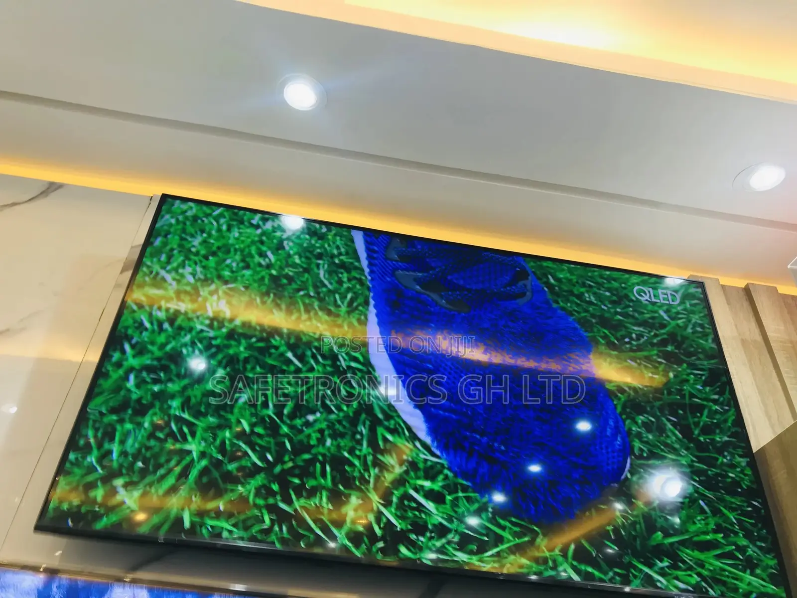 😎 Samsung 4k 85 Inches Glossy LED BU80 Crystal UHD Tv