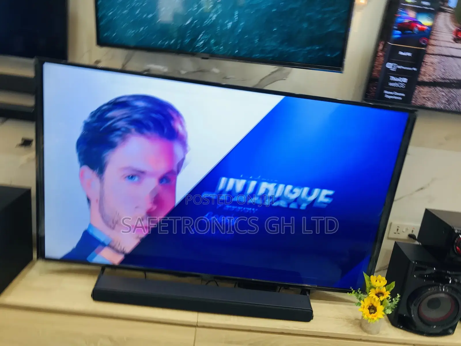 70 Inches Glossy LED Smart UQ81  Samsung