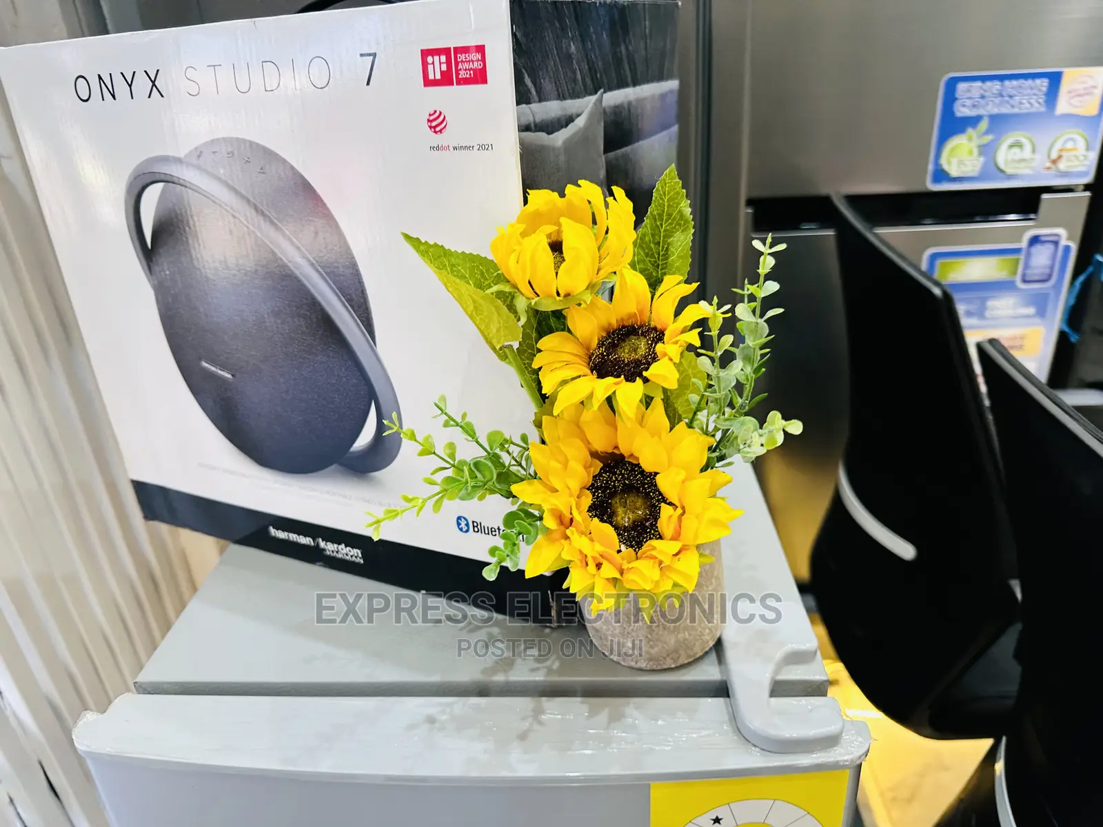 Classic Sleek Black Onyx 7 Studio Bluetooth Speaker