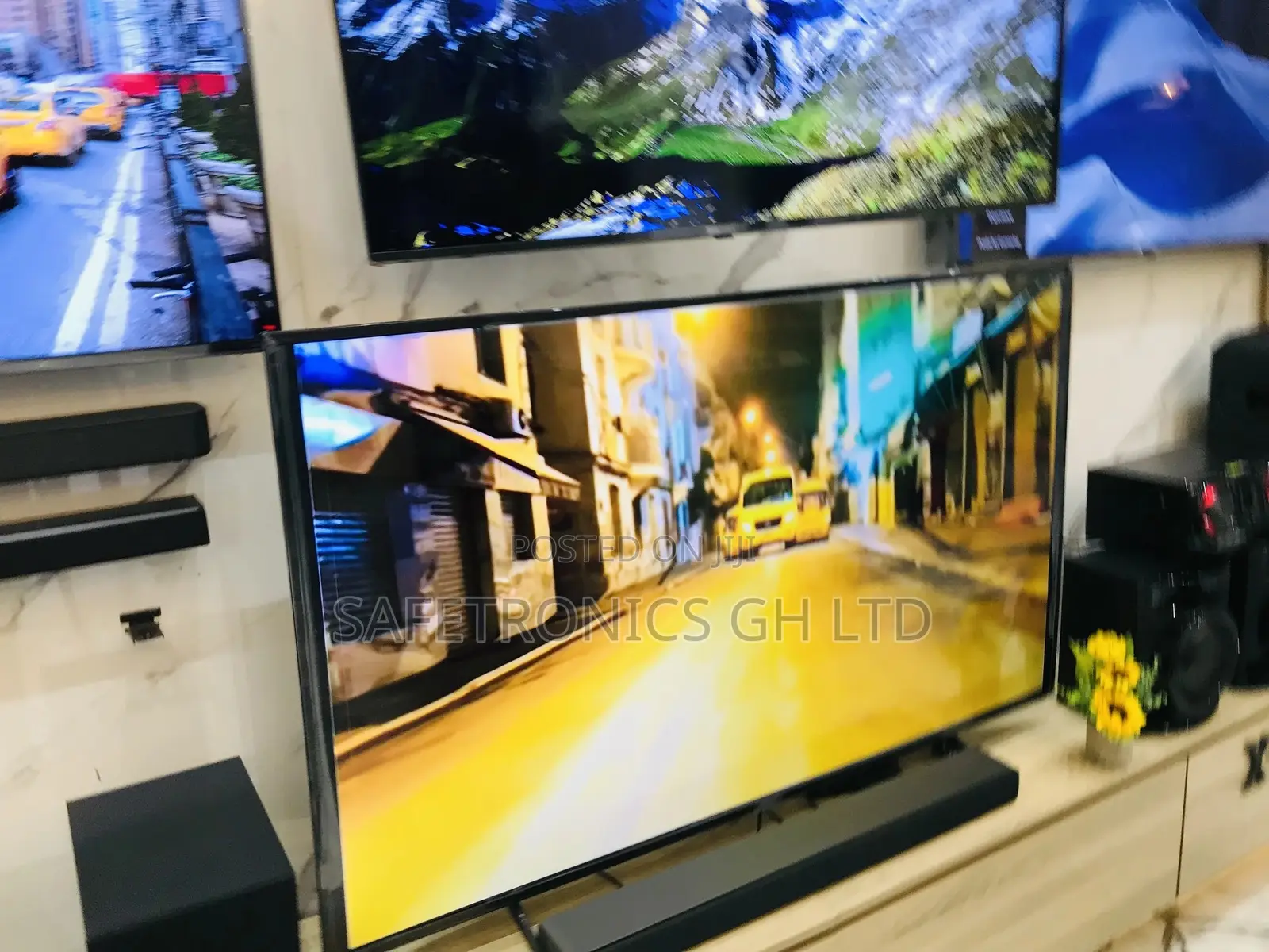 UHD Smart Samsung 85 Inches Led Q60B Glossy Tv