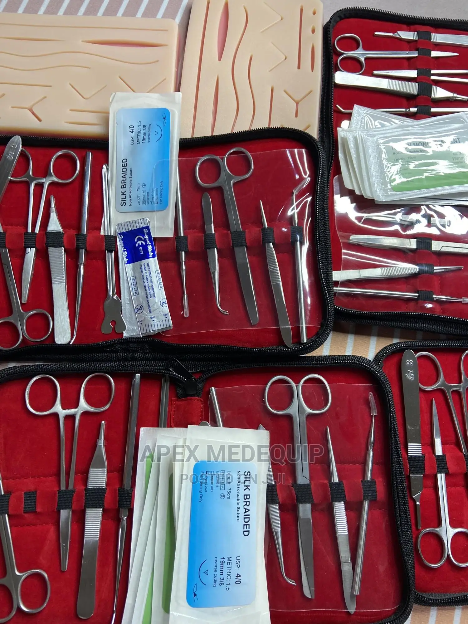Suturing Kit / Set + Pad