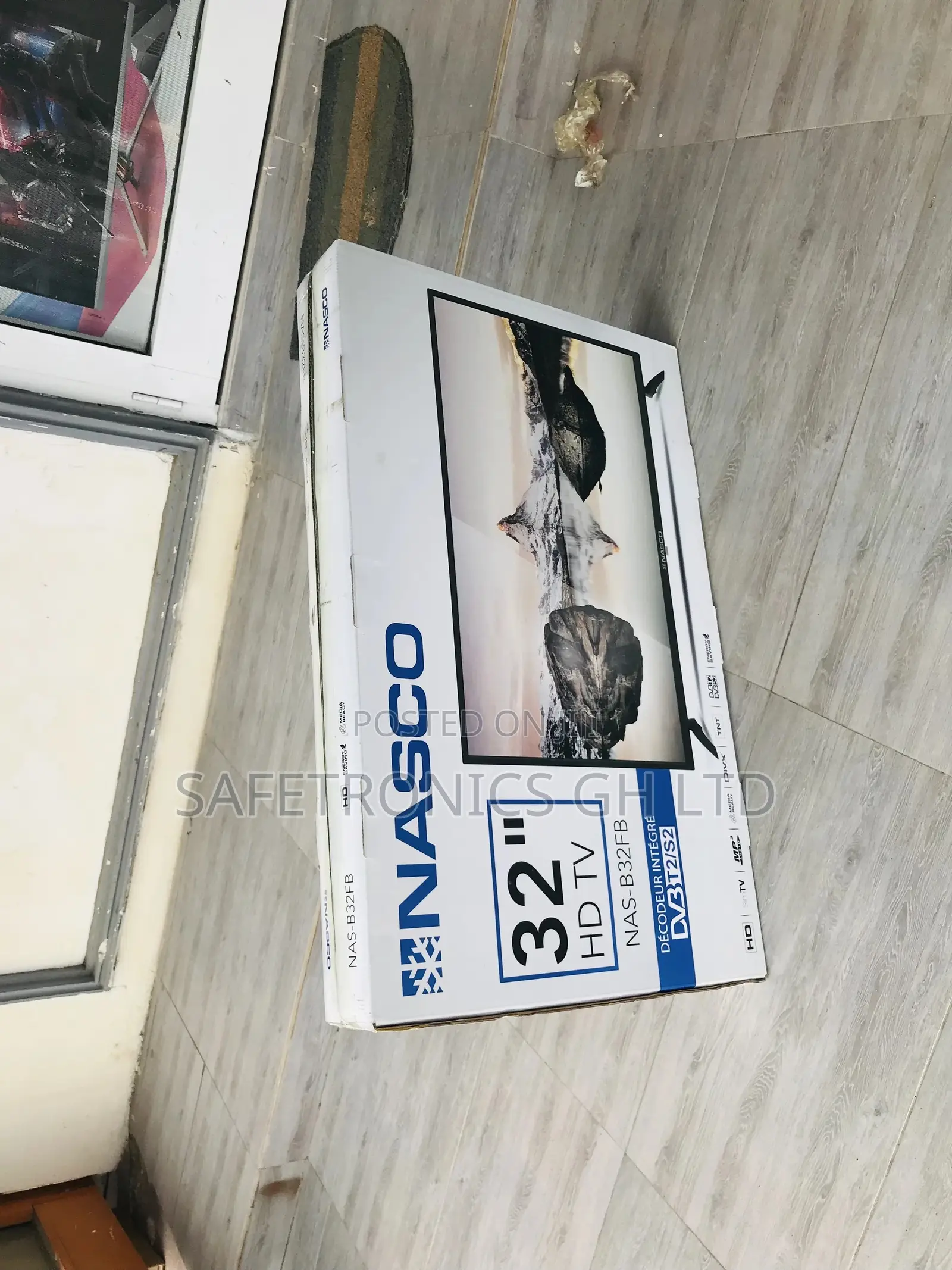 Adjustable Nasco 32 Inches Glossy LED
