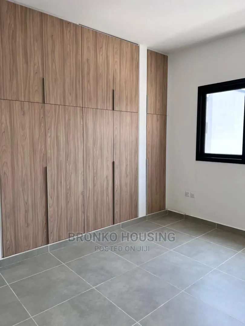 3bdrm House in Bronko Housing, Baatsona Total for rent