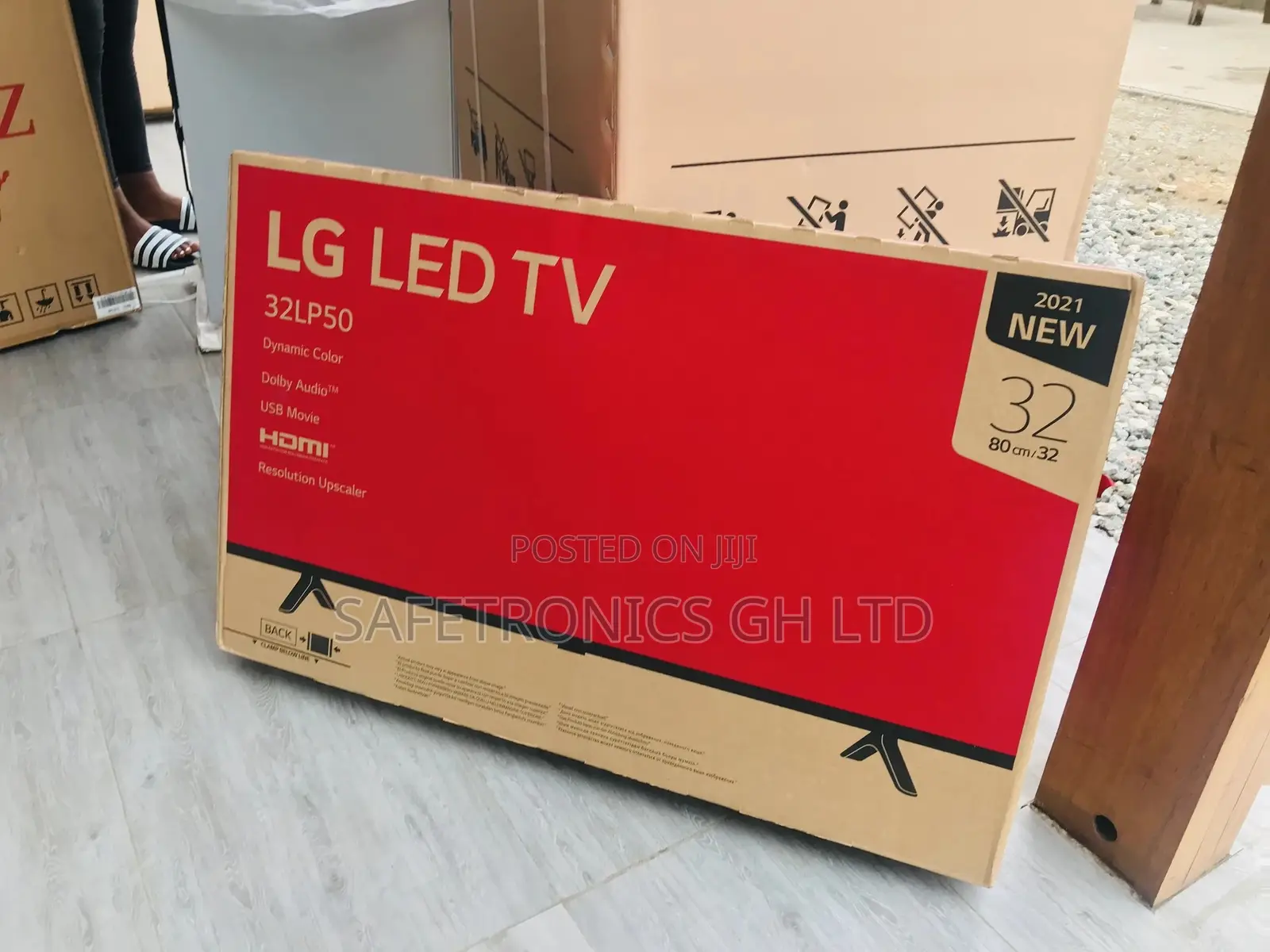 Essential LG Glossy 32 Inches LED LP50 Tv