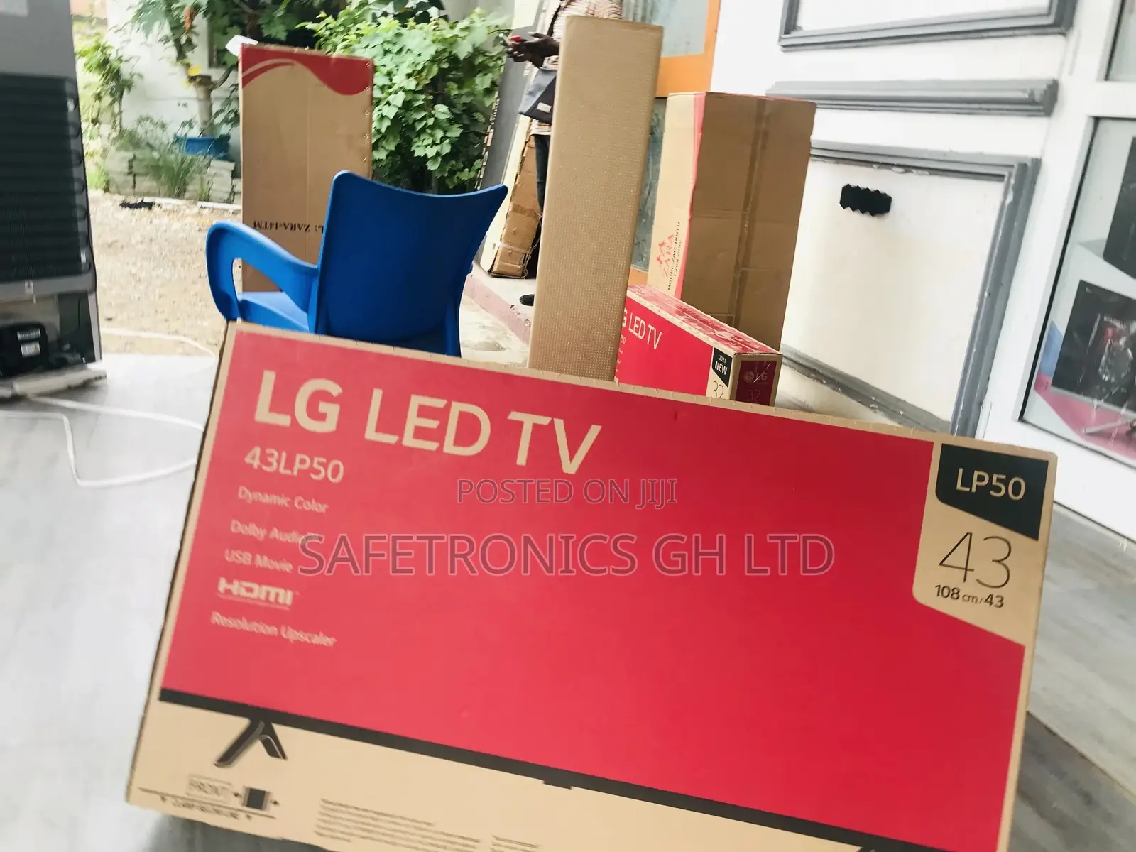 Great Offer on LG Glossy LED 43 Inches LP50 Tv