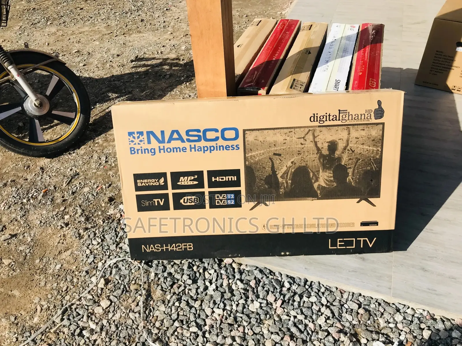 Clear 42 Inches Glossy LED Nasco Tv