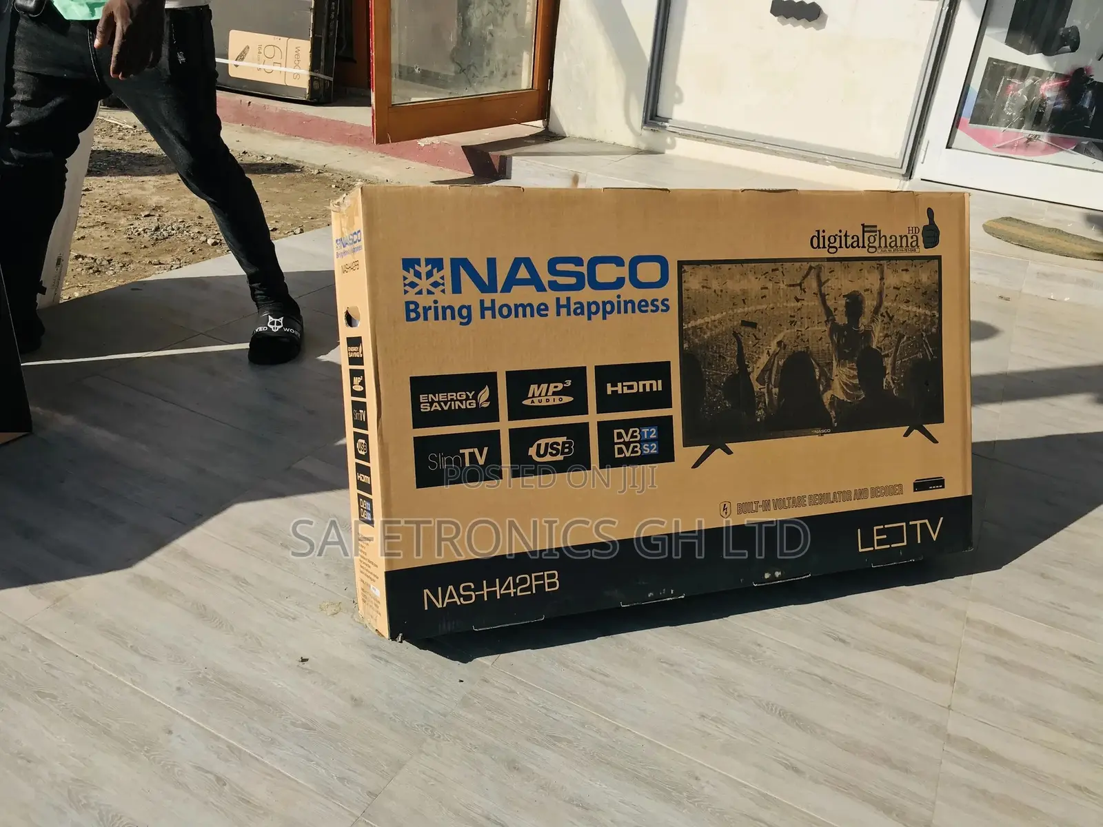 Nasco Durable 42 Inches Glossy LED Tv