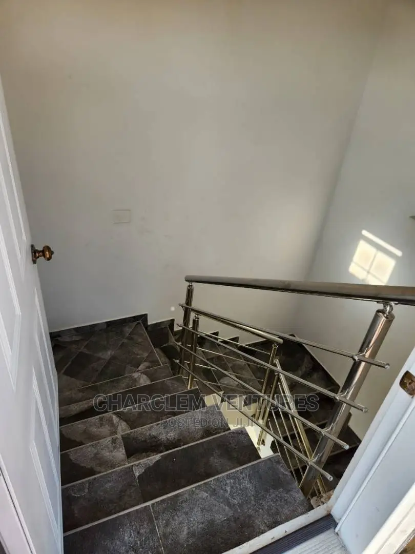 4bdrm Townhouse/Terrace in Charclem Ventures, Accra Metropolitan