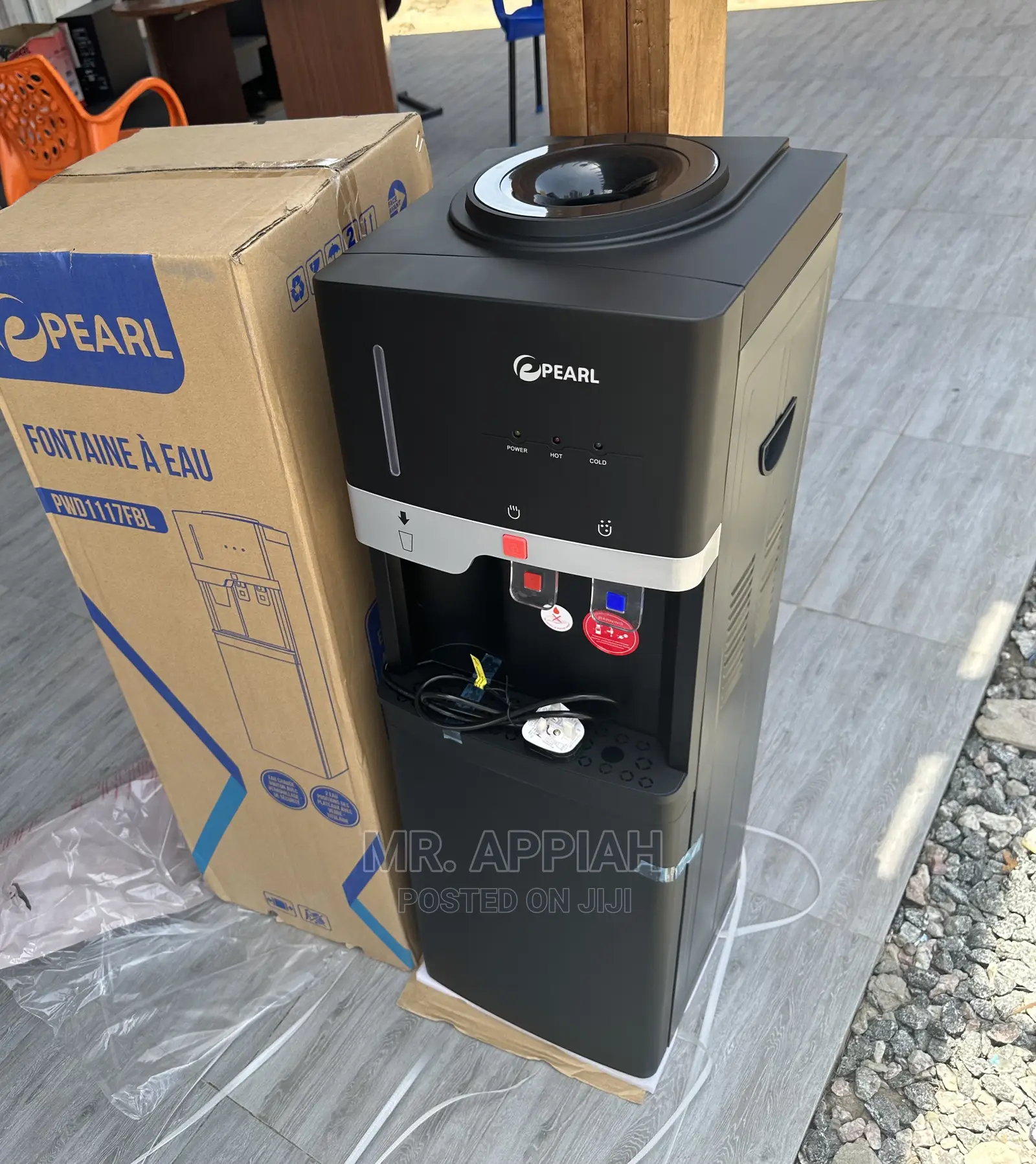 Extremely Chilling Pearl PWD-1000CBL Hot/Cold Dispenser.