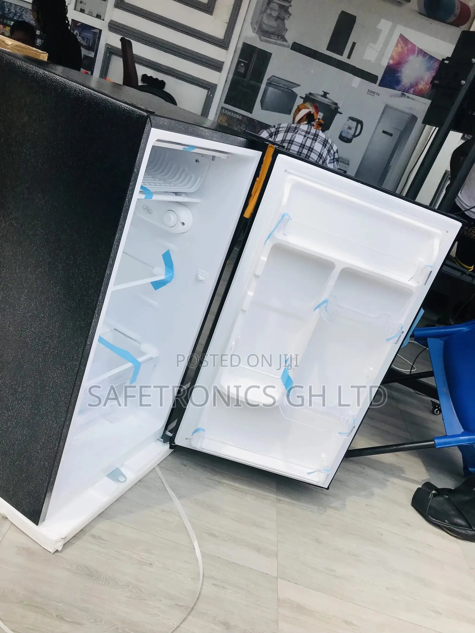 Singledoor Rainbow 82 Liters Tabletop Topfreezer Fridge