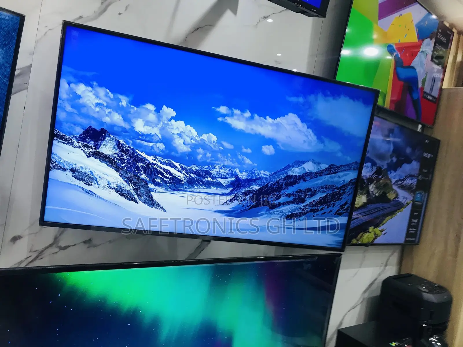 Neat Samsung 43 Inches Glossy T5300  LED Tv