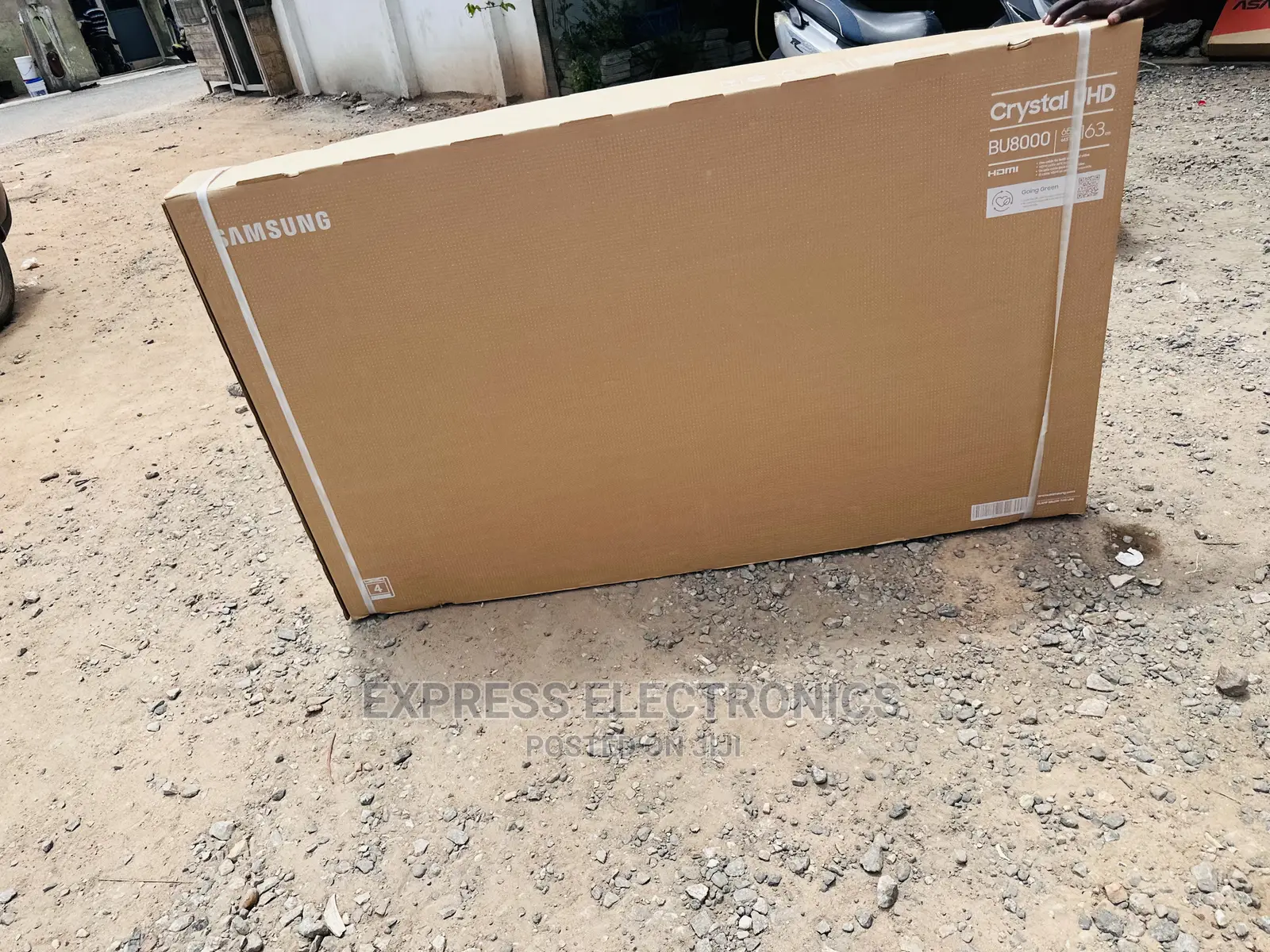 Smart 65”Bu8000 Samsung UHD Glossy Black Slim Tv 