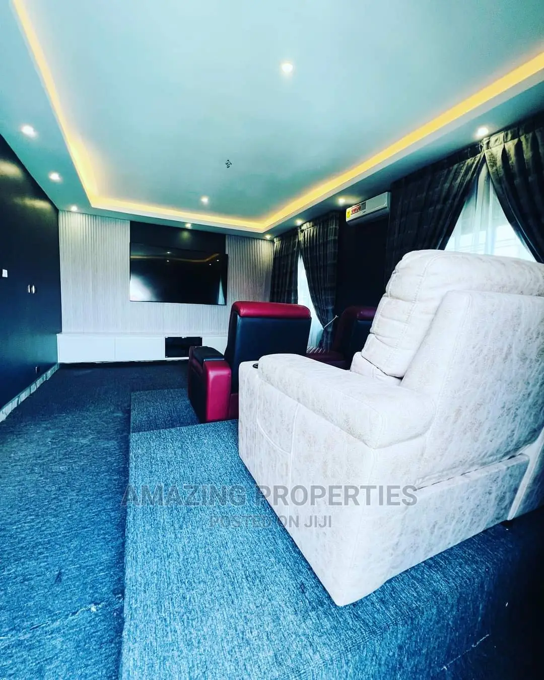 10bdrm House in East Legon for sale