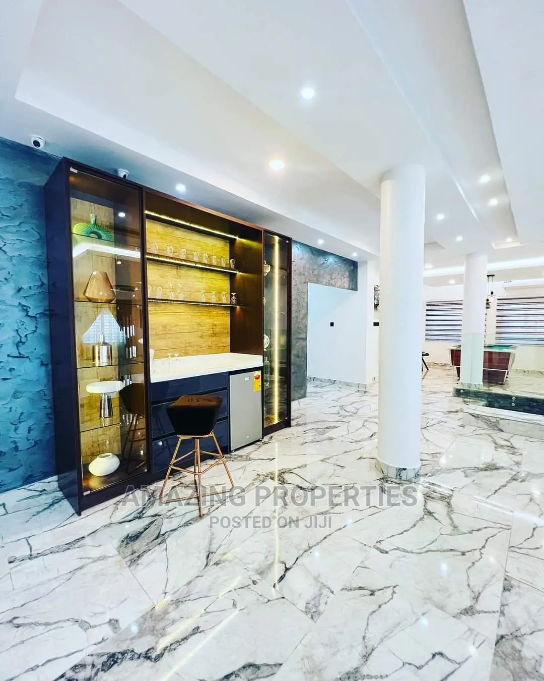 10bdrm House in East Legon for sale